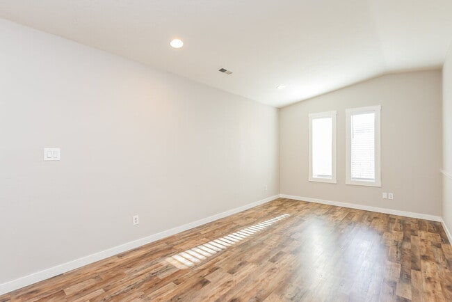 Photo - 3056 W 1010 N