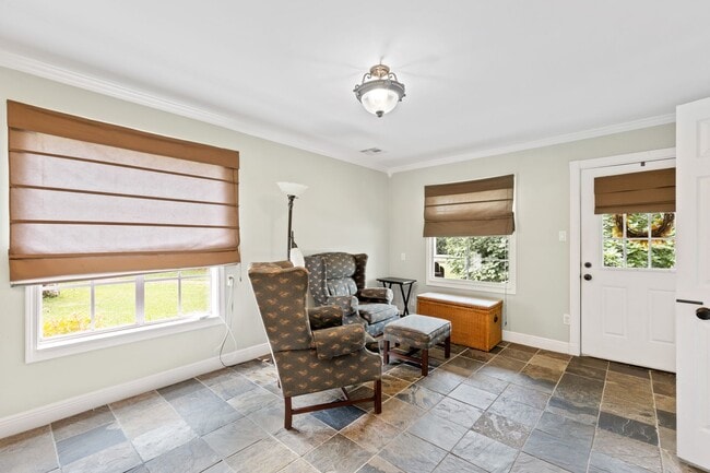 Building Photo - 1026 1/2 S Morgan Avenue Unit 1026 1/2 South Morgan Avenue