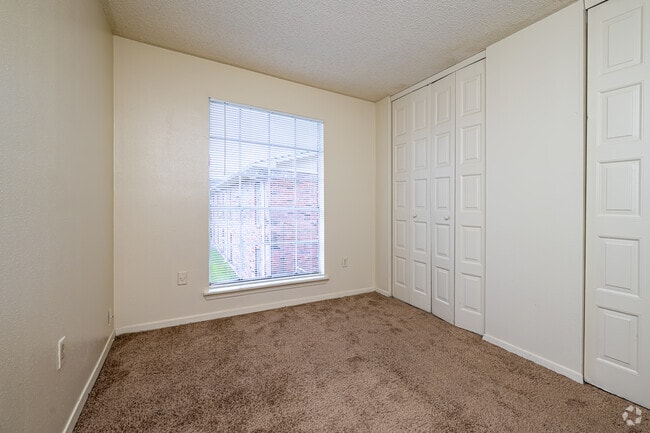 2BR, 2BA - 1,033SF - Second Bedroom