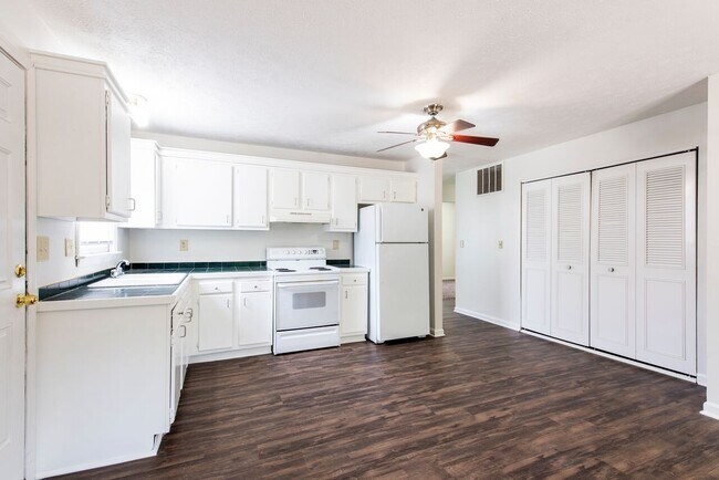 Photo - 3BR/1BA Home For Rent in Willow Creek Subdivision