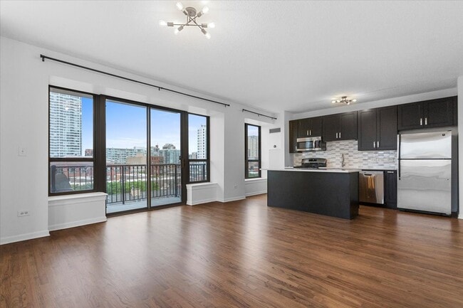 Photo - 1717 S Prairie Ave Unit 706