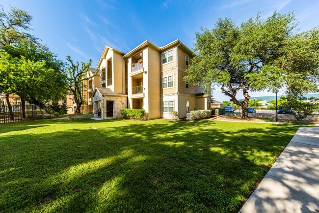 The Vista Apartments For Rent in San Antonio, TX