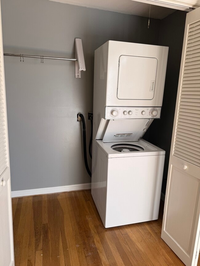 W/D hookup - 33 Hartwell Ave Unit Apartmemt