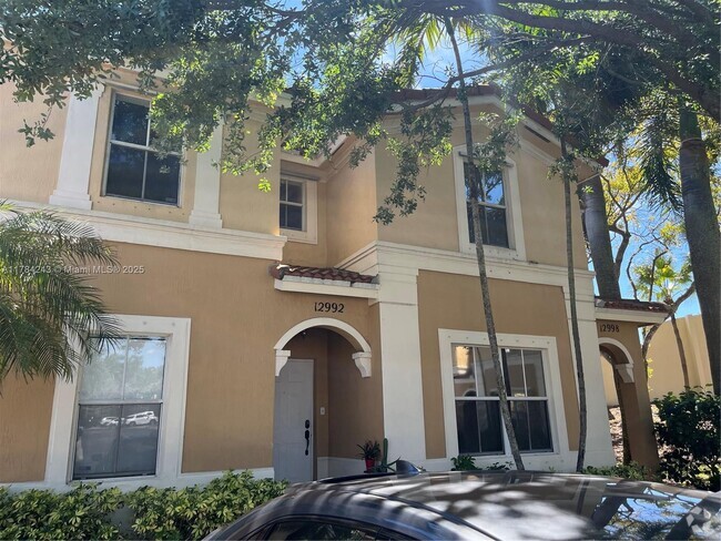 Building Photo - 12992 SW 32nd St Rental