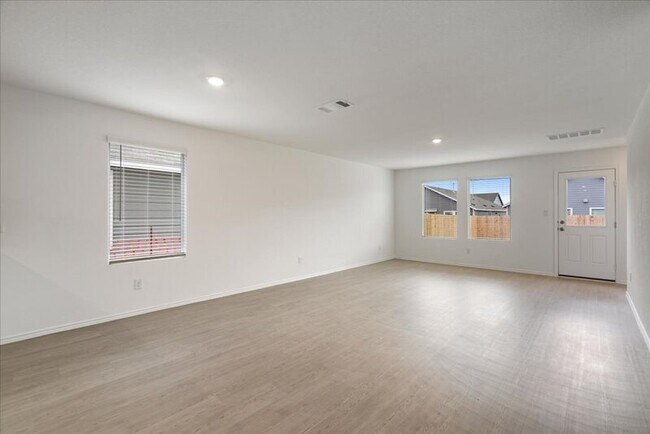 Photo - 152 Ghost Stories Wy