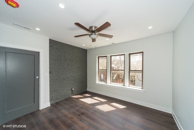 Photo - 2010 W Cornelia Ave Unit 2