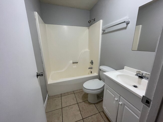 Photo - 2215 Jonathan Dr NW Unidad Apartment C