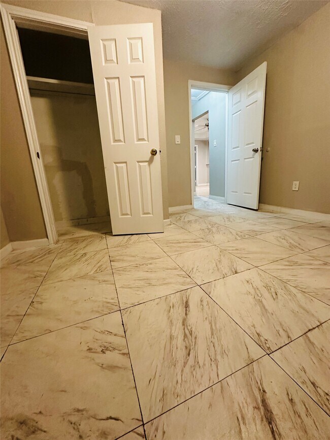 Photo - 4410 Galesburg St