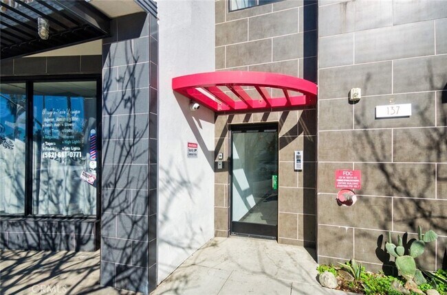 Photo - 137 W 6th St Rental