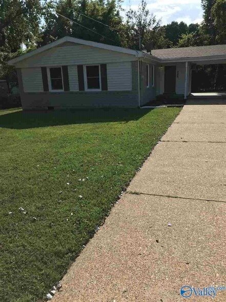 4235 Tee Jay Dr NW