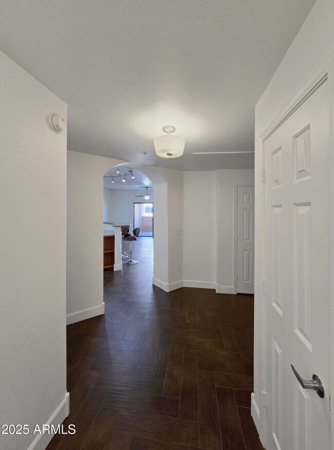 Photo - 920 E Devonshire Ave Unit 2009