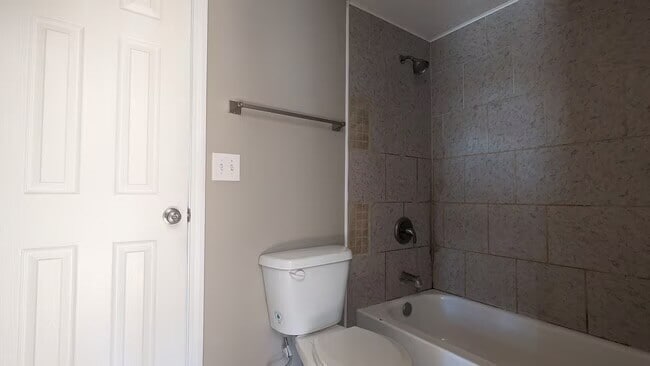 Photo - 3946-3950 Walnut St