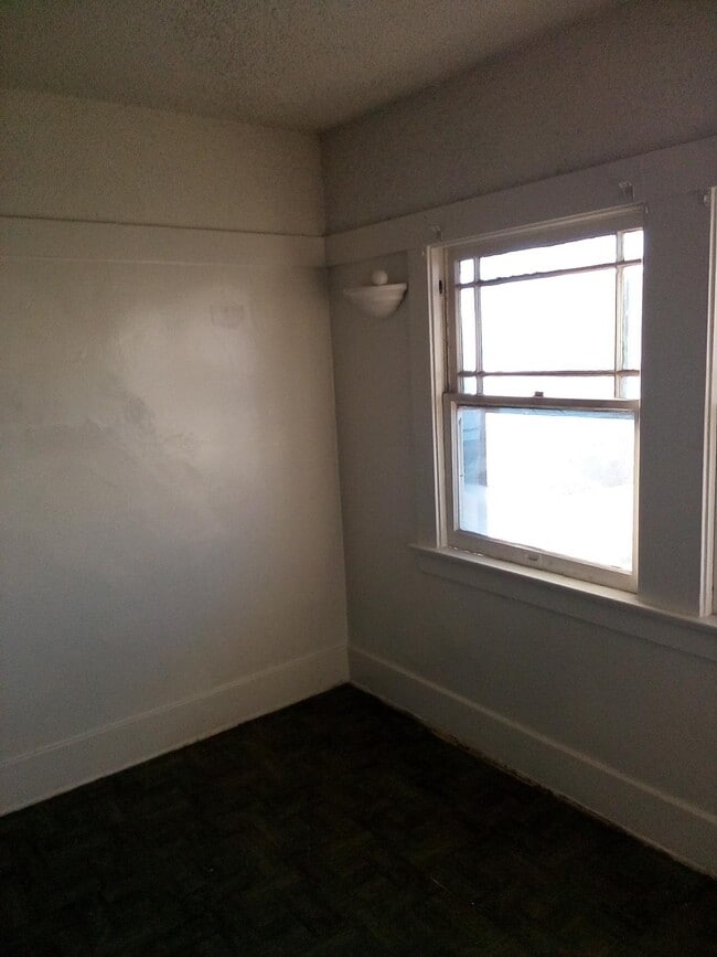 3rd bedroom - 1920 5th Ave Unit 1920 1922