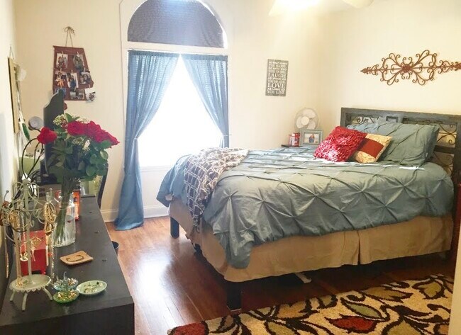 Photo - 1618 1st Ave