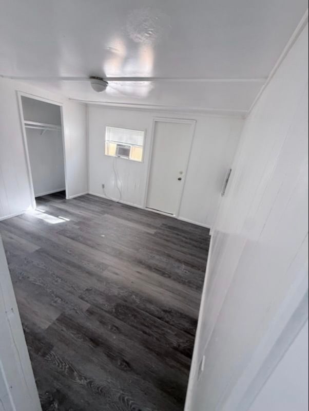 Photo - 215 Weeks Rd