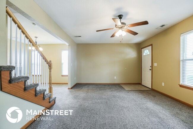 Photo - 411 NE Wolf Creek Dr