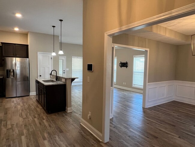Photo - Beautiful Home that looks Brand New