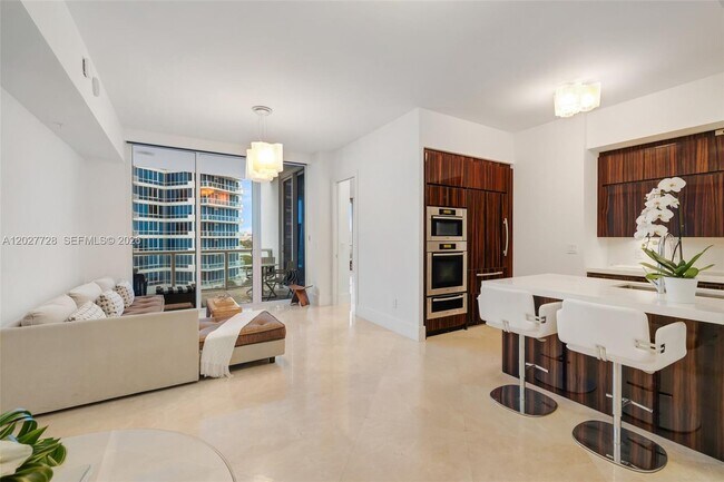 50 South Pointe Dr Unit 903