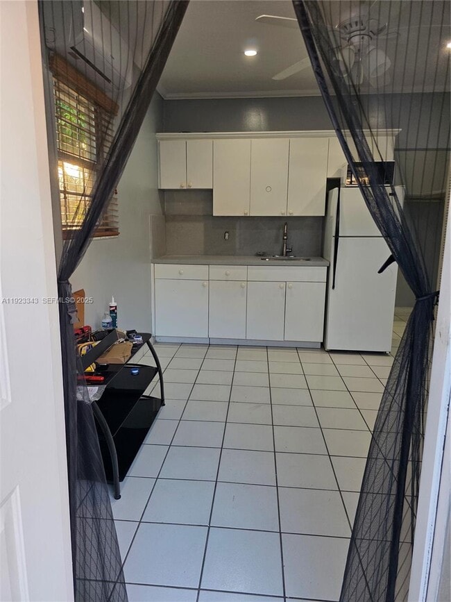 Building Photo - 11822 SW 202nd St Unit 1