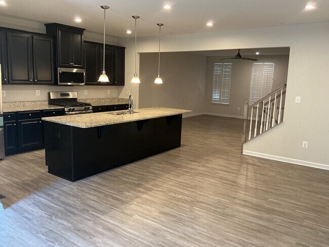 Photo - 8287 Kippis Rd