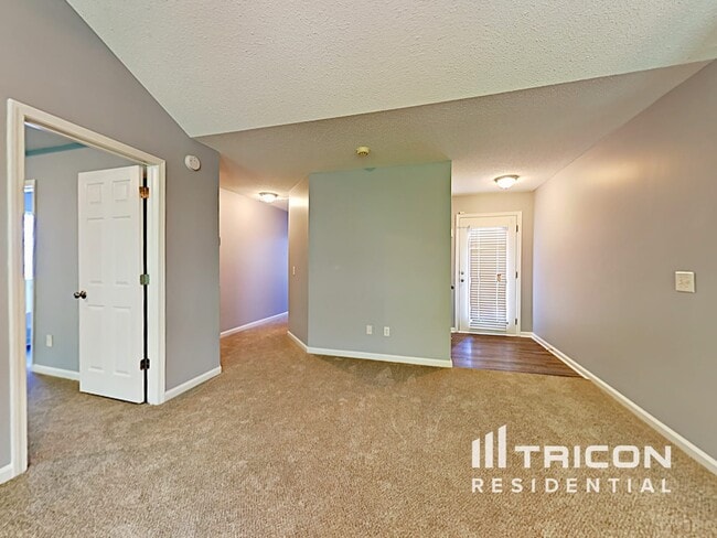 Photo - 4365 Reserve Hill Crossing