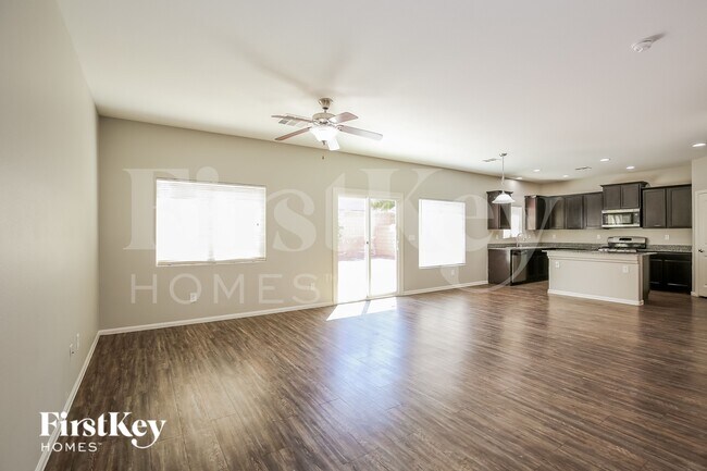 Photo - 6137 River Belle St