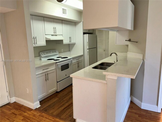 Photo - 460 S Park Rd Unidad 6-203