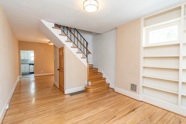 Photo - 527 S Lecount St