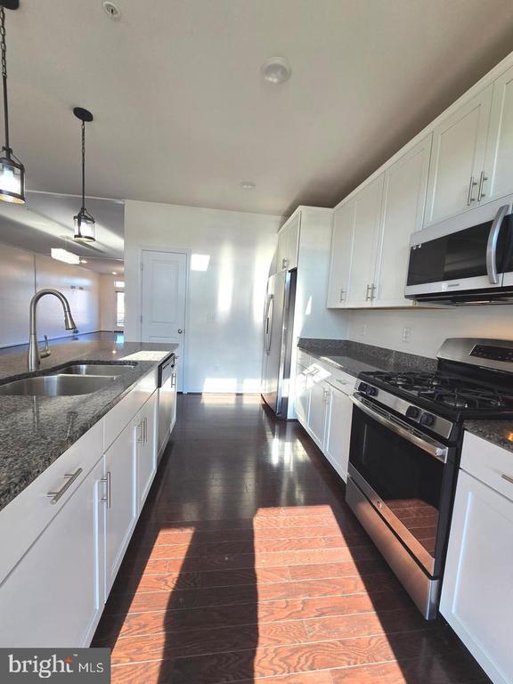 1522 Ribbon Limestone Terrace SE
