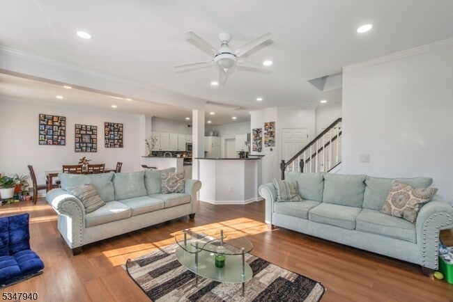 Photo - 28 George Russell Way