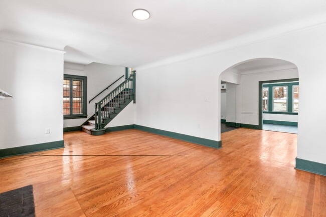 Photo - 4767 Sturtevant St