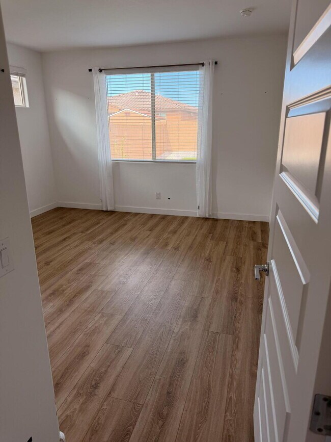 Photo - 3260 E Malibu Dr