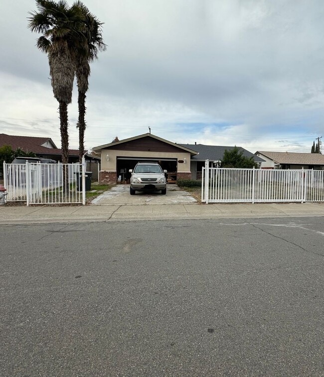 Spacious floor plans 3bedroom, 2bath in a ... - Spacious floor plans 3bedroom, 2bath in a ... House