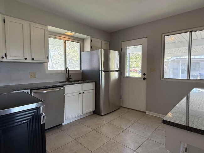 Photo - 2 bedroom 1 bath with carport in Washburn Rural School district