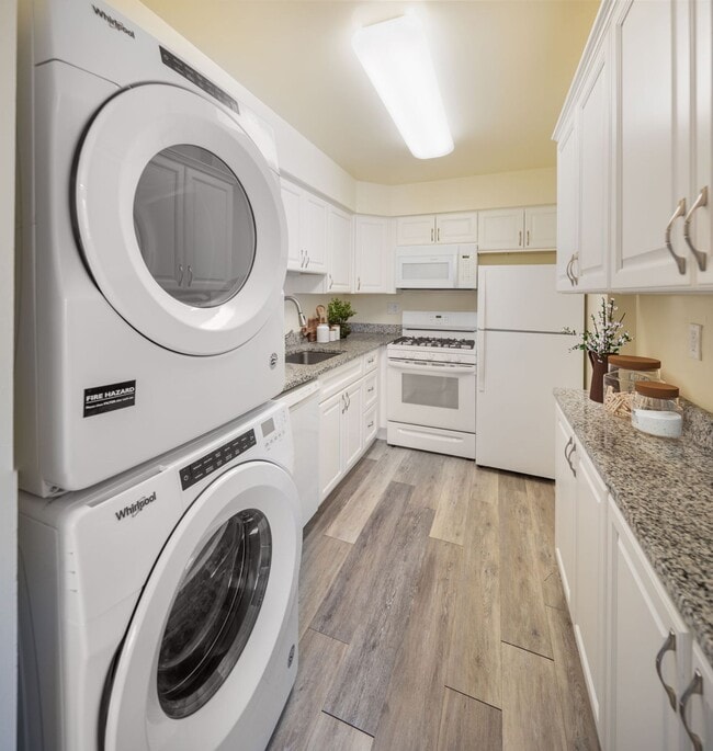 Photo - 170 Lakeside