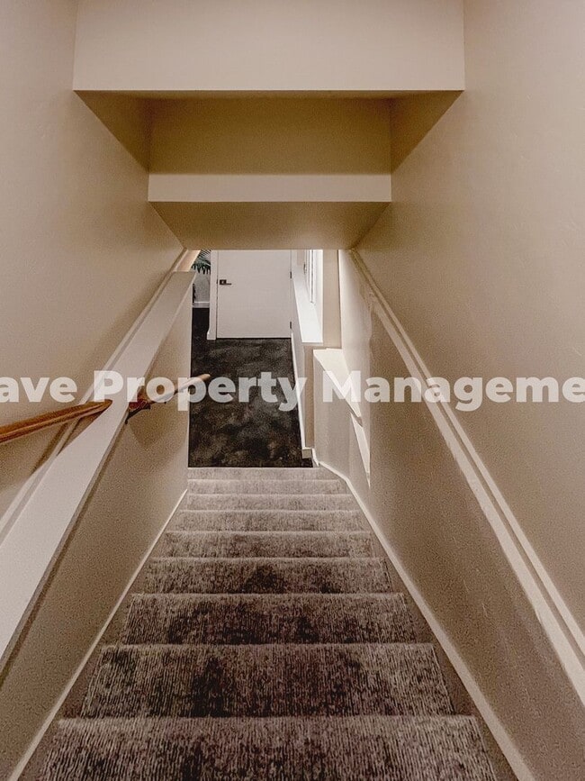 Photo - Newly Renovated Basement Suite with High-E...