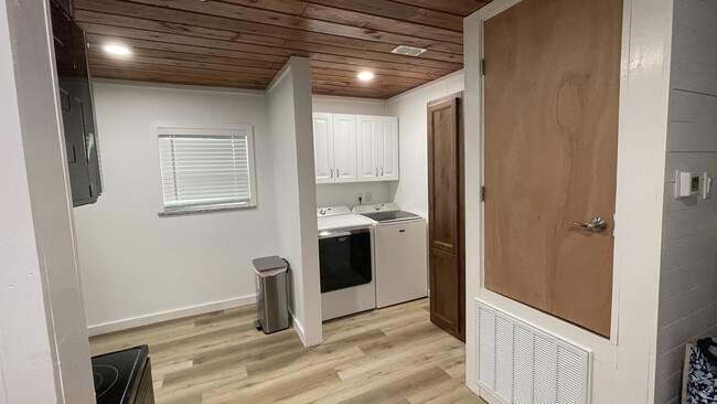 Photo - 1126 Seydler St