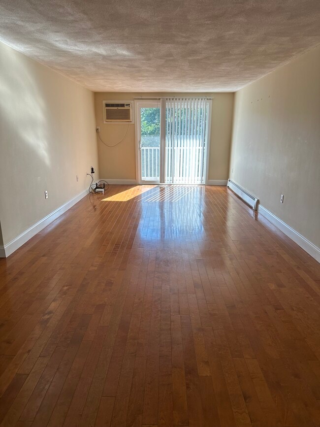 Building Photo - 16 Kenmar Dr Unit #133 Rental