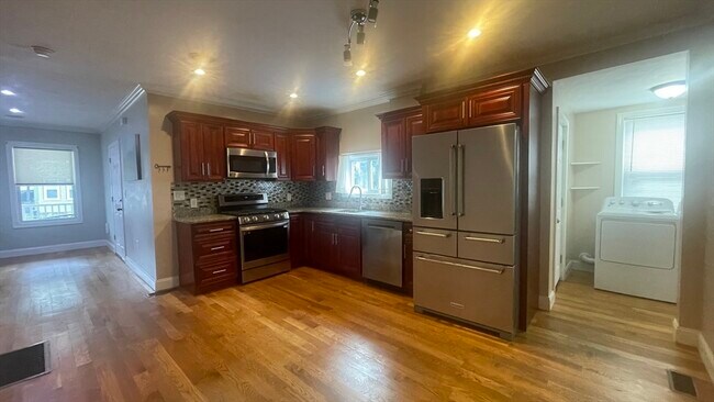 Photo - 87 W Selden St Unit 1
