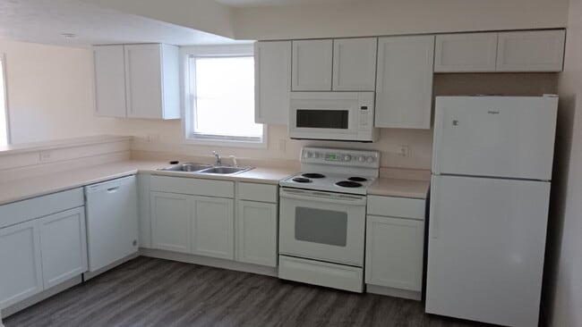 Photo - 3BR, 2.5BA end unit available August 1, 2025