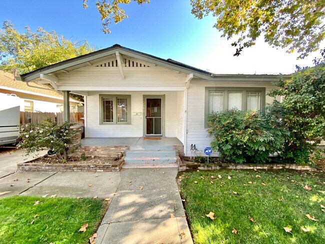 Photo - Adorable Home in Mid-town Sacramento!