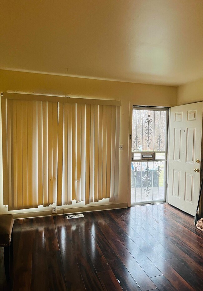 Photo - 3514 Spruce St