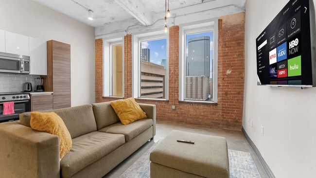 Photo - 500 S Ervay St Unidad ID1297778P