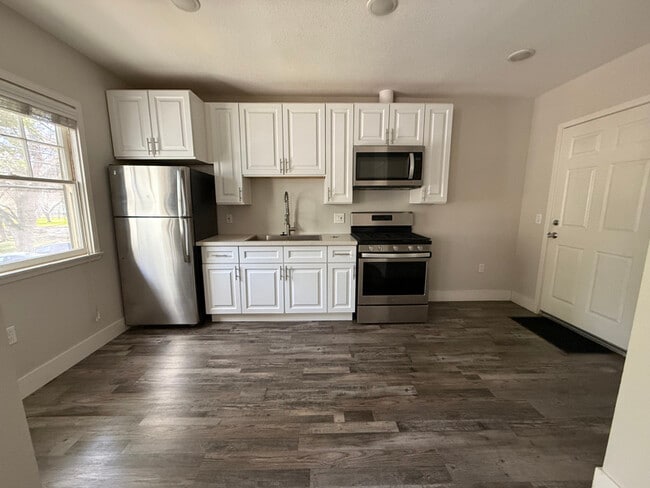 Photo - 2000 6th St Unidad B