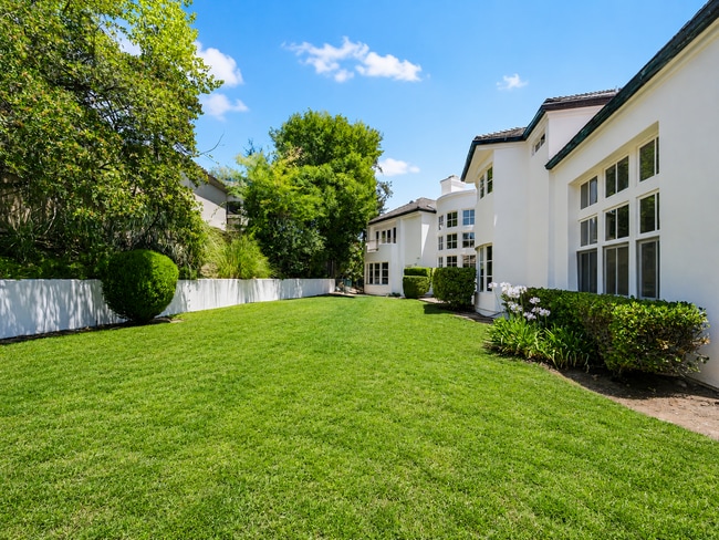 3907 Peartree Pl