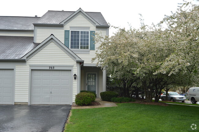 Building Photo - 703 Blossom Ct Rental