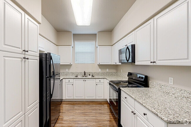 2BD, 2BA - 1127SF