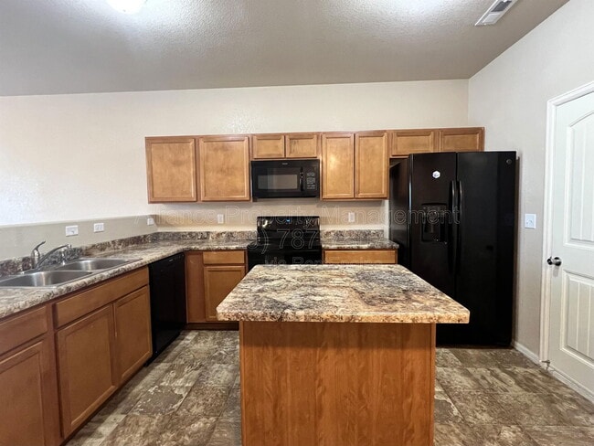 Photo - 7506 Red Creek View