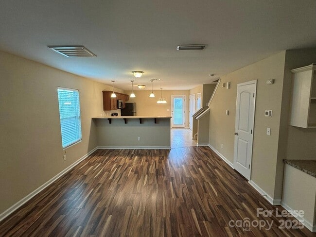 Photo - 4183 Broadstairs Dr SW