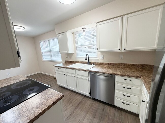 Photo - Exceptional 3-bedroom, 2.5-bathroom end unit townhouse located in Arvada